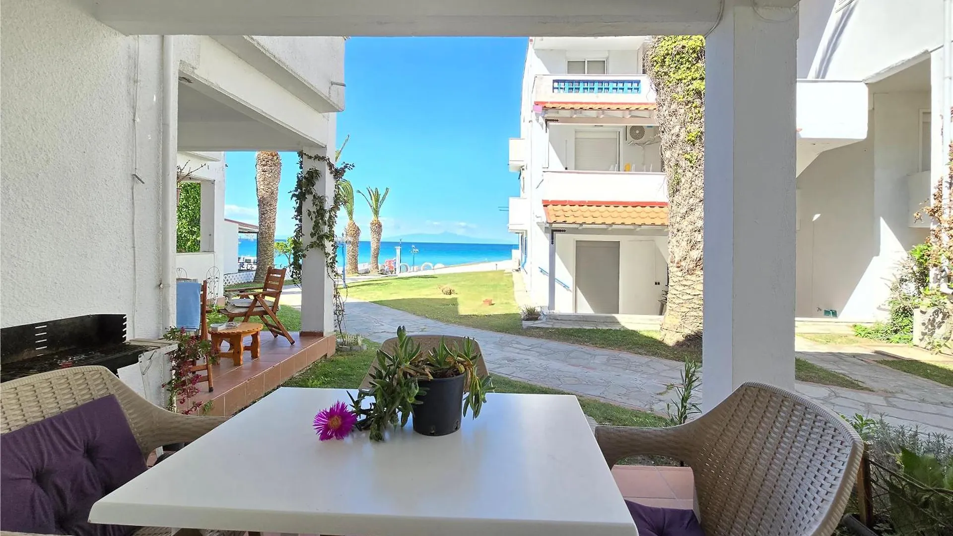 2 Bedroom Apartment 50 Meters From The Beach Siviri