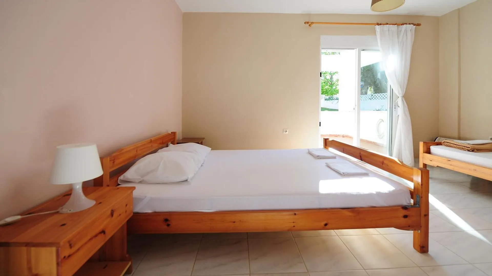2 Bedroom Apartment 50 Meters From The Beach Siviri